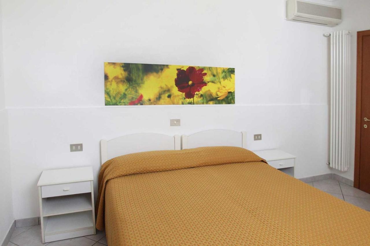 Hotel Dolores Rimini Exterior foto